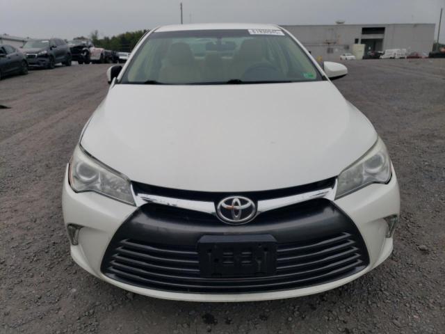 4T1BF1FK9FU062659 - 2015 TOYOTA CAMRY LE WHITE photo 5