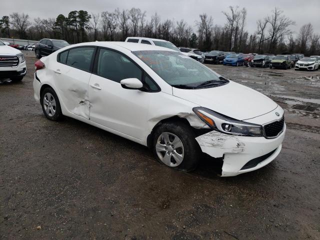 3KPFL4A73JE257005 - 2018 KIA FORTE LX WHITE photo 4