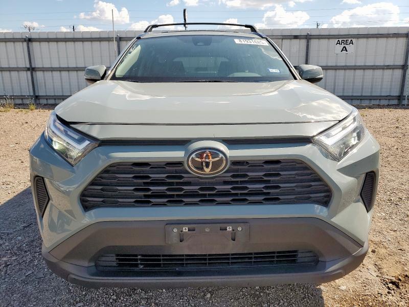 2T3W1RFVXPW261740 - 2023 TOYOTA RAV4 XLE Зелений фото 5