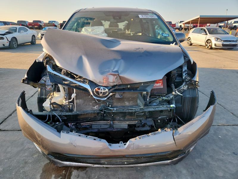 5TDKZ3DC2KS978164 - 2019 TOYOTA SIENNA LE Сұр фото 5