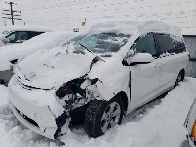 2016 TOYOTA SIENNA LE, 