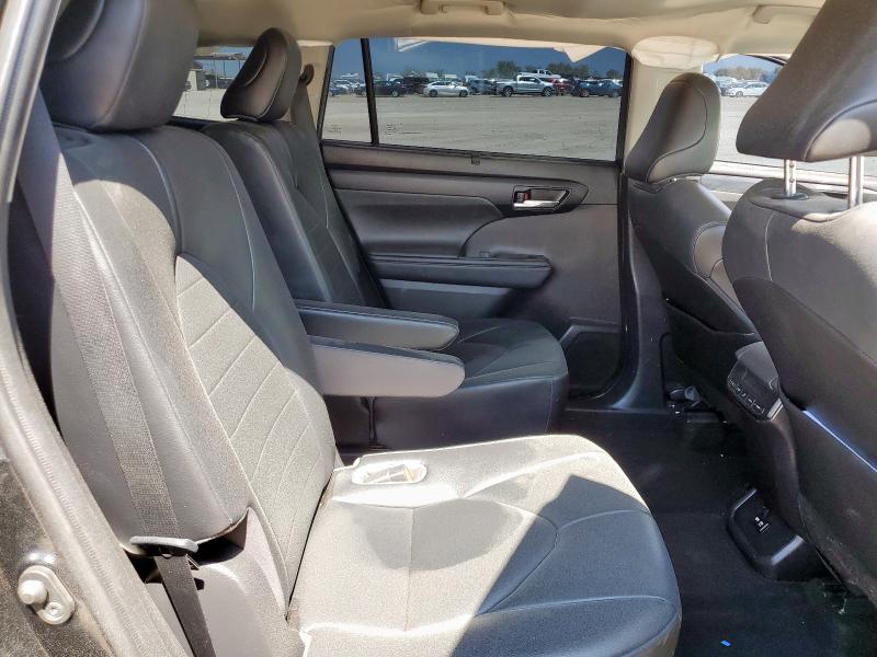 5TDGZRAH0MS524619 - 2021 TOYOTA HIGHLANDER XLE CHARCOAL photo 11