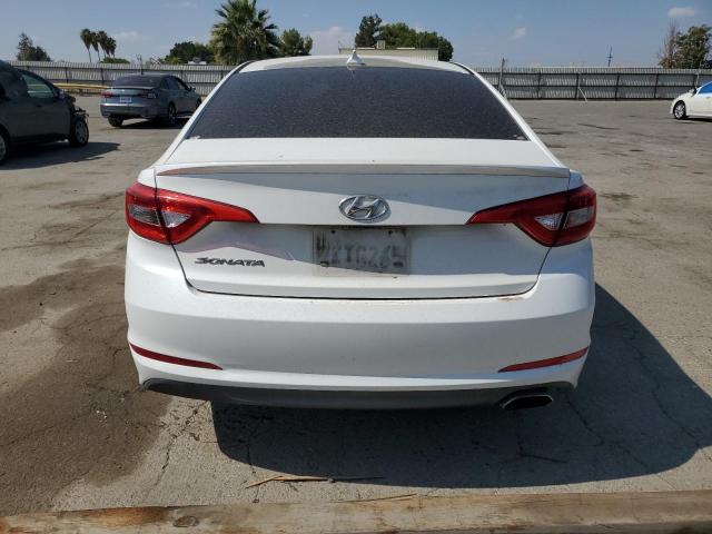 5NPE24AF3FH164512 - 2015 HYUNDAI SONATA SE WHITE photo 6