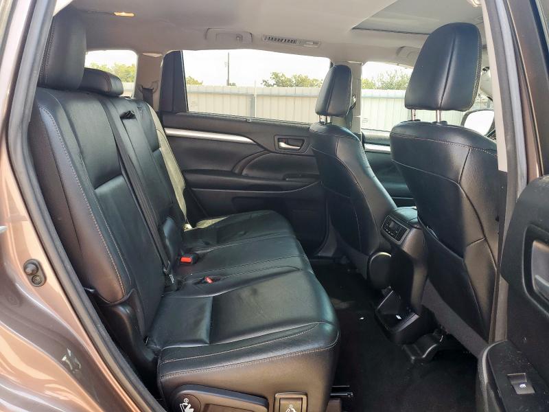 5TDJZRFH9HS404581 - 2017 TOYOTA HIGHLANDER SE 棕色 照片 11