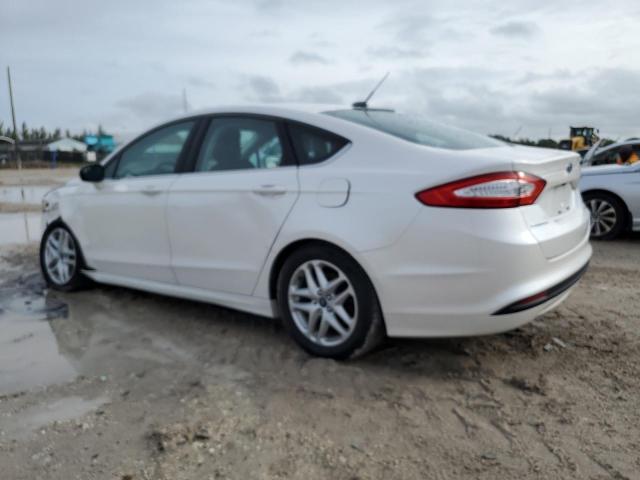 3FA6P0HD8FR109818 - 2015 FORD FUSION SE WHITE photo 2