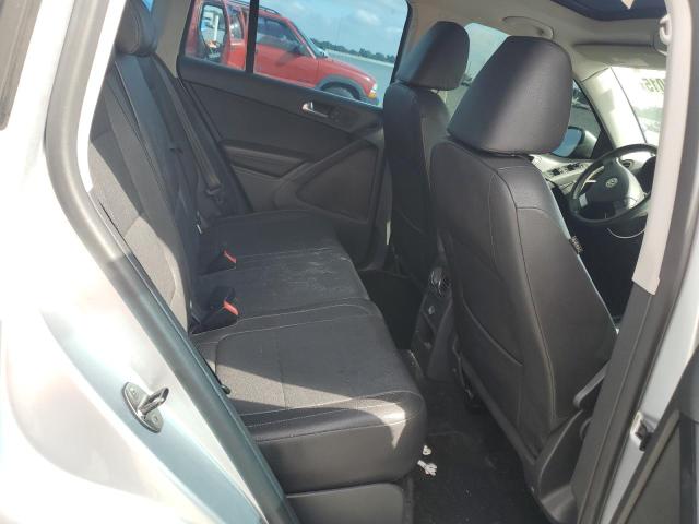 WVGAV7AX7AW524508 - 2010 VOLKSWAGEN TIGUAN S SILVER photo 10
