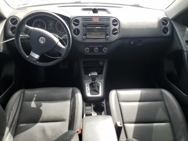 WVGAV7AX7AW524508 - 2010 VOLKSWAGEN TIGUAN S SILVER photo 8