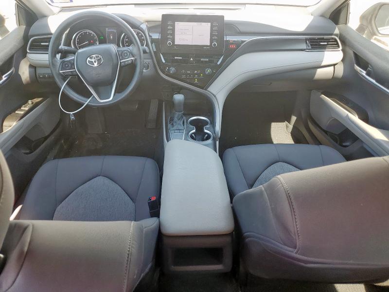 4T1R11AK0NU058731 - 2022 TOYOTA CAMRY LE 银色 照片 8