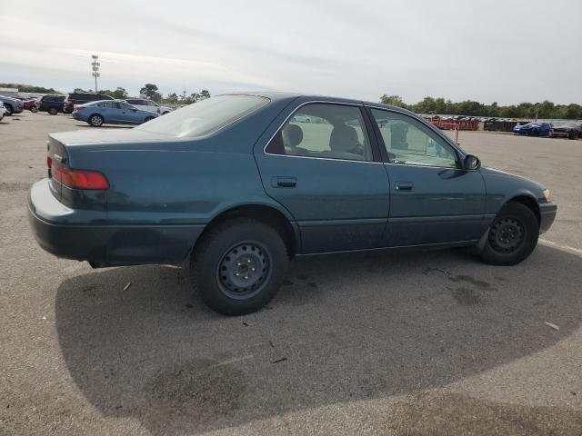 JT2BG22KXW0245940 - 1998 TOYOTA CAMRY CE GREEN photo 3