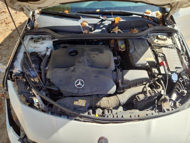 WDDSJ4GB0GN308065 - 2016 MERCEDES-BENZ CLA 250 4MATIC WHITE photo 11