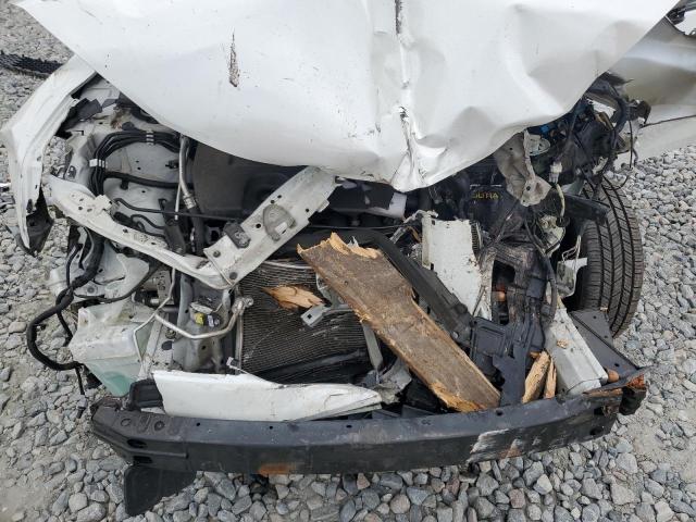 5YFBURHE6KP922928 - 2019 TOYOTA COROLLA L თეთრი ფოტო 11