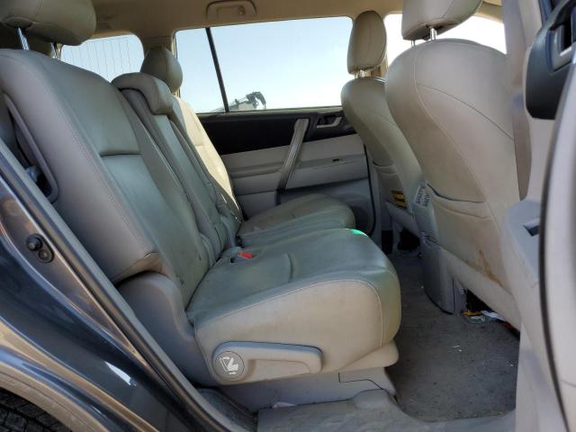 5TDJK3EH9AS013682 - 2010 TOYOTA HIGHLANDER SE GRAY photo 11