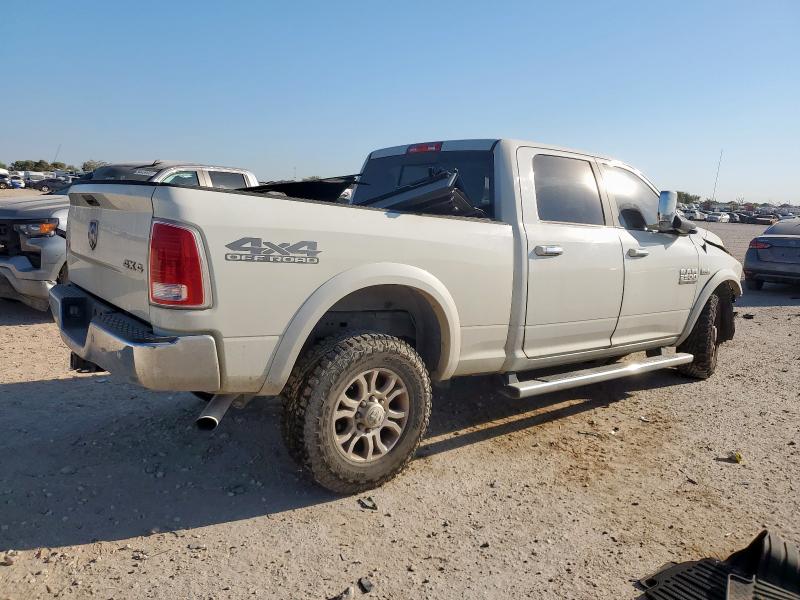 3C6UR5FJ7JG382844 - 2018 RAM 2500 LARAMIE أبيض صورة 3