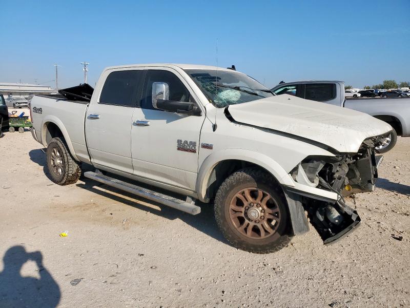 3C6UR5FJ7JG382844 - 2018 RAM 2500 LARAMIE أبيض صورة 4