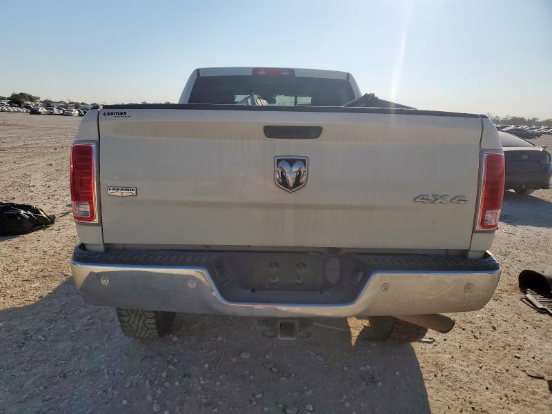 3C6UR5FJ7JG382844 - 2018 RAM 2500 LARAMIE أبيض صورة 6