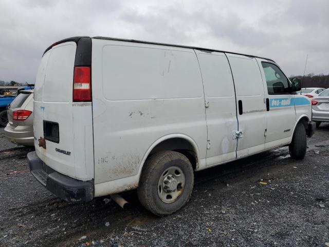 1GCGG25V461229679 - 2006 CHEVROLET EXPRESS G2 WHITE photo 3