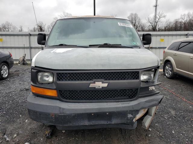 1GCGG25V461229679 - 2006 CHEVROLET EXPRESS G2 WHITE photo 5