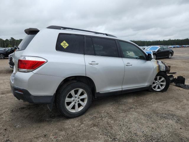 5TDBK3EH7BS067083 - 2011 TOYOTA HIGHLANDER BASE Күміс фото 3