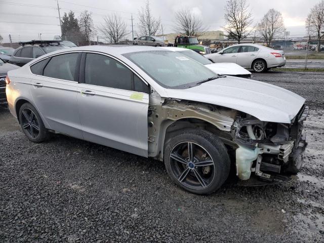 3FA6P0T97FR116567 - 2015 FORD FUSION SE SILVER photo 4