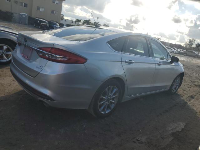 3FA6P0HD4HR244510 - 2017 FORD FUSION SE SILVER photo 3