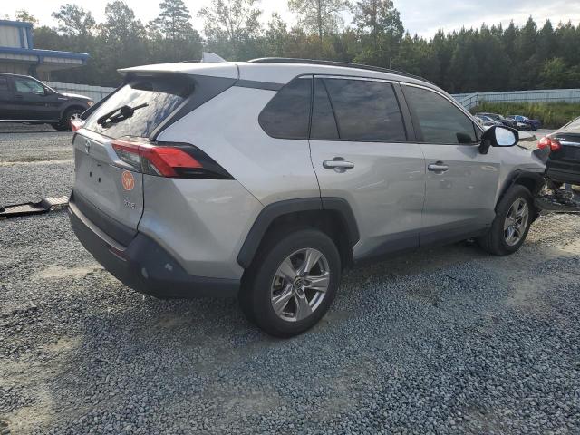 2T3W1RFV1NW190151 - 2022 TOYOTA RAV4 XLE GRAY photo 3
