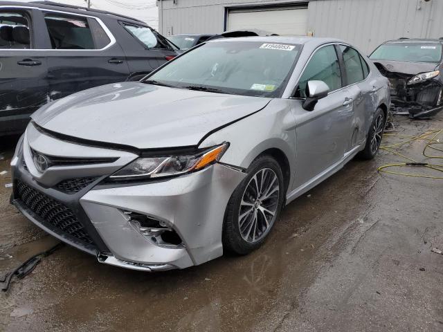 4T1B11HK7JU677487 - 2018 TOYOTA CAMRY L SILVER photo 1