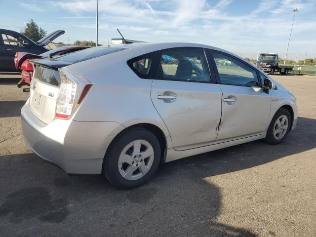 JTDKN3DU0B1475735 - 2011 TOYOTA PRIUS ვერცხლისფერი ფოტო 3
