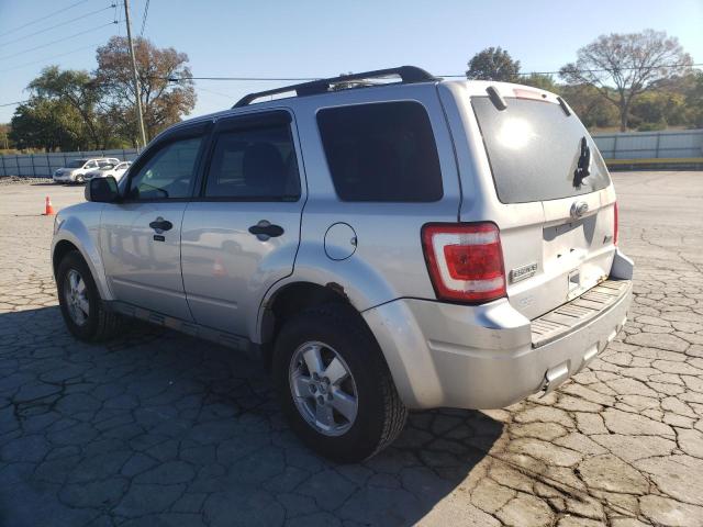 1FMCU9DG5BKA00897 - 2011 FORD ESCAPE XLT SILVER photo 2