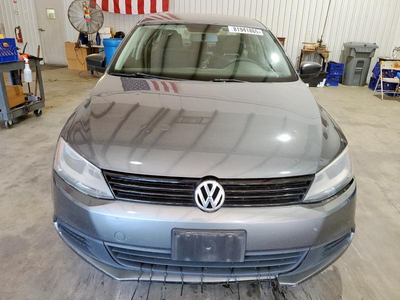 3VW2K7AJ9DM299880 - 2013 VOLKSWAGEN JETTA BASE GRAY photo 5