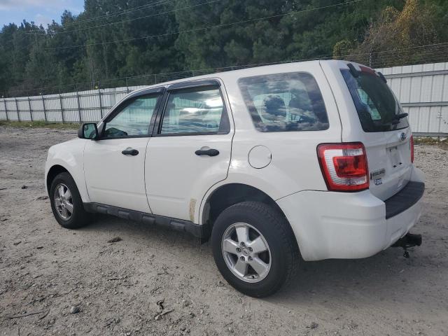 1FMCU0C72CKC51648 - 2012 FORD ESCAPE XLS WHITE photo 2