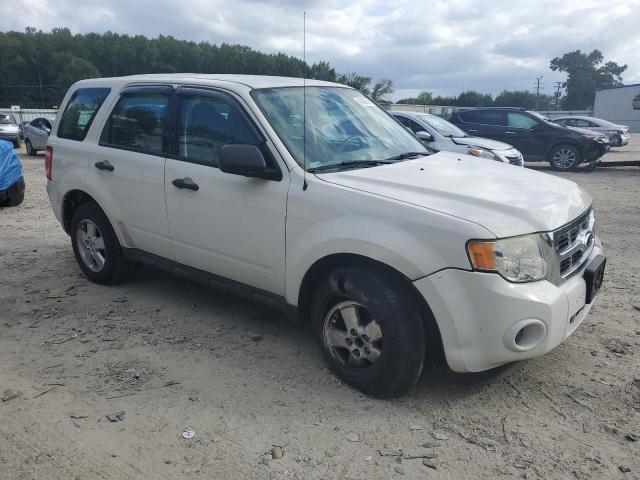 1FMCU0C72CKC51648 - 2012 FORD ESCAPE XLS WHITE photo 4