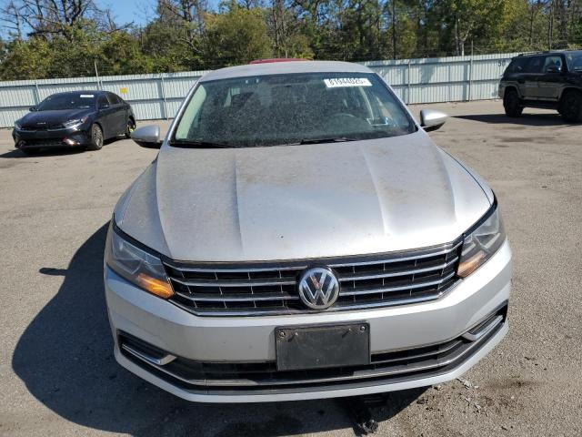 1VWAA7A39JC015659 - 2018 VOLKSWAGEN PASSAT S Plata foto 5