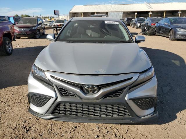 4T1G11AK2PU083981 - 2023 TOYOTA CAMRY SE NIGHT SHADE SILVER photo 5