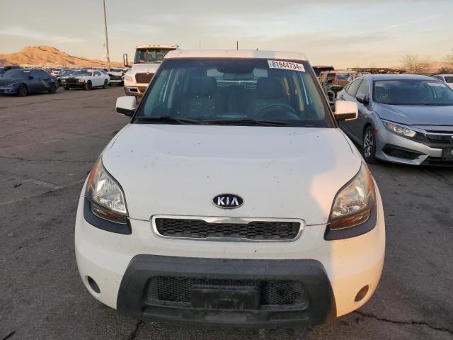 KNDJT2A28B7284592 - 2011 KIA SOUL + WHITE photo 5