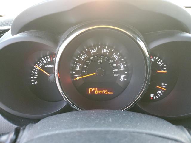 KNDJT2A28B7284592 - 2011 KIA SOUL + WHITE photo 9