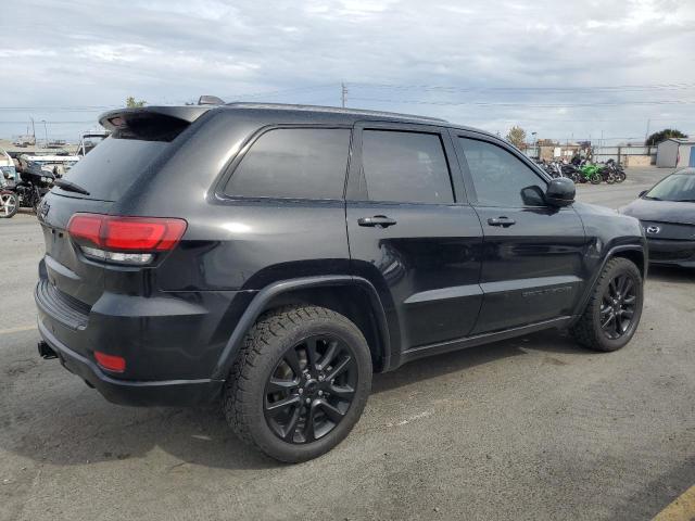 1C4RJFAG7JC499785 - 2018 JEEP GRAND CHER LAREDO 黑色 照片 3