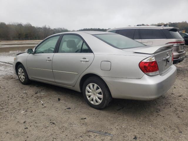 4T1BE32K65U083892 - 2005 TOYOTA CAMRY LE SILVER photo 2