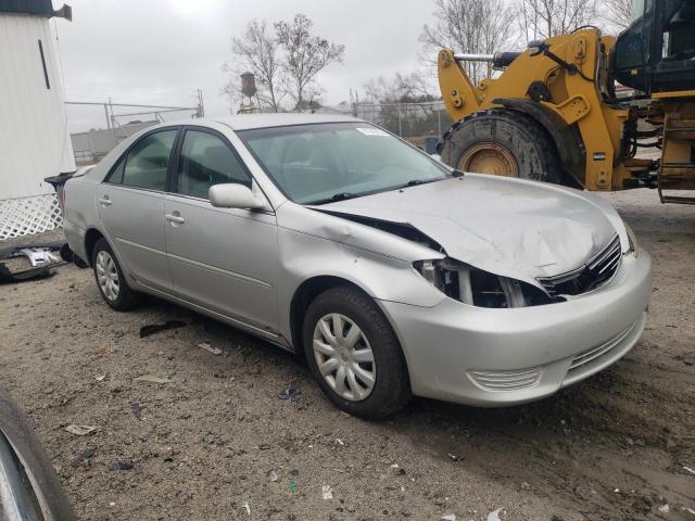 4T1BE32K65U083892 - 2005 TOYOTA CAMRY LE SILVER photo 4