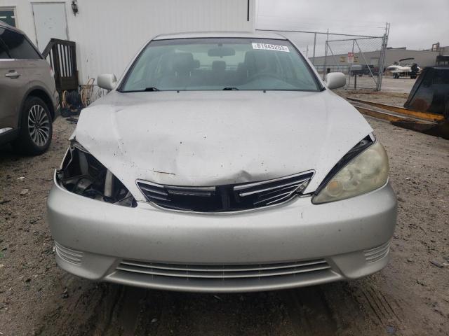 4T1BE32K65U083892 - 2005 TOYOTA CAMRY LE SILVER photo 5