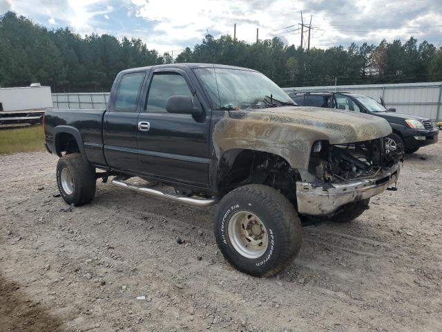 1GCHK29U12E254983 - 2002 CHEVROLET SILVERADO K2500 HEAVY DUTY BLACK photo 4