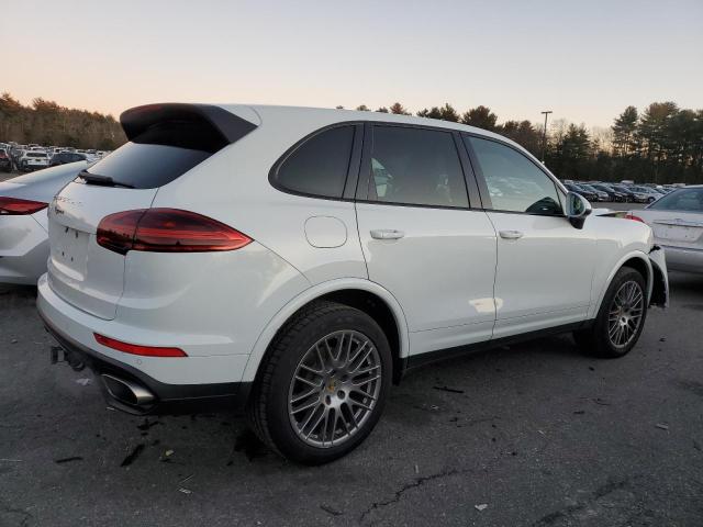 WP1AA2A20HKA80735 - 2017 PORSCHE CAYENNE WHITE photo 3