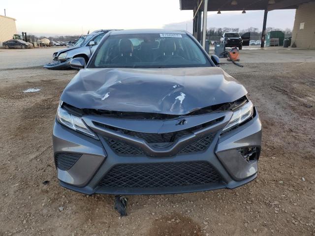 4T1B11HK5JU609897 - 2018 TOYOTA CAMRY L GRAY photo 5