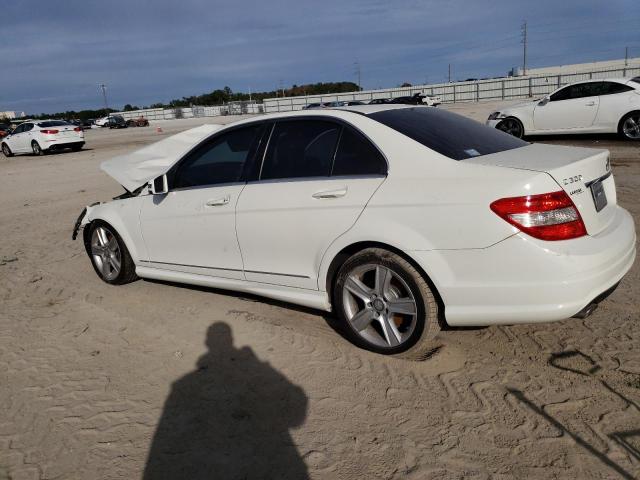 WDDGF5EB5BA451173 - 2011 MERCEDES-BENZ C 300 WHITE photo 2