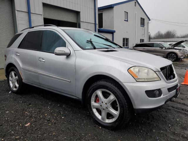 4JGBB22E88A316965 - 2008 MERCEDES-BENZ ML 320 CDI SILVER photo 4