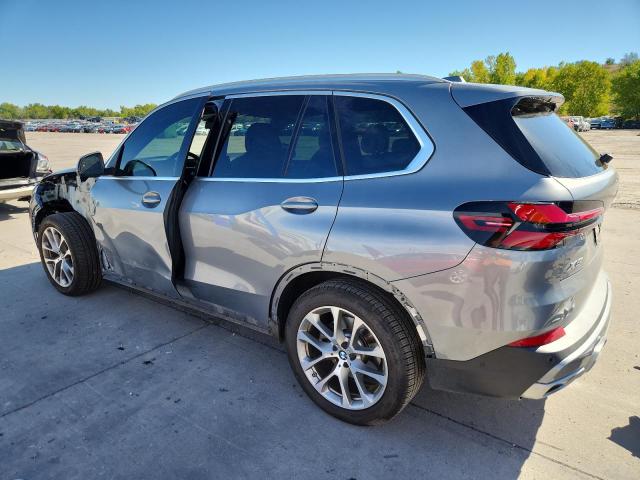 5UX23EU07R9V45952 - 2024 BMW X5 XDRIVE40I GRAY photo 2