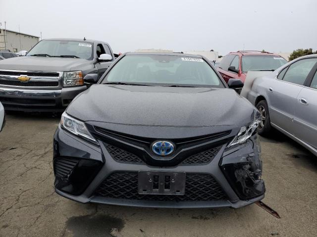 4T1J31AK7LU534364 - 2020 TOYOTA CAMRY SE BLACK photo 5