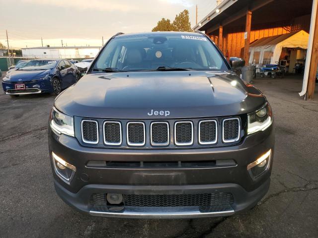 3C4NJDCB9JT202069 - 2018 JEEP COMPASS LIMITED Մոխրագույն լուսանկար 5