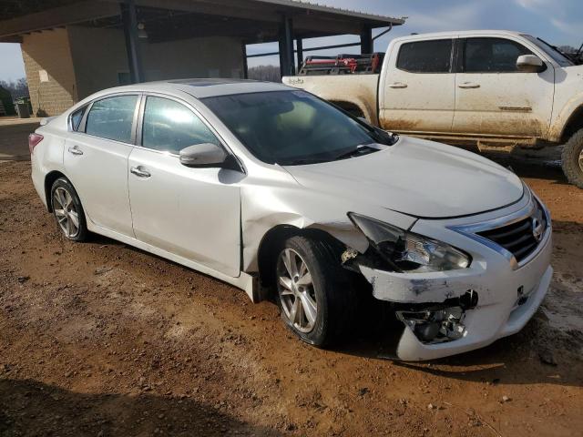 1N4AL3AP2DN482347 - 2013 NISSAN ALTIMA 2.5 WHITE photo 4