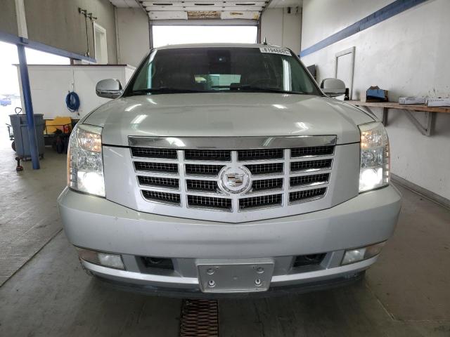 1GYS3JEF4BR234766 - 2011 CADILLAC ESCALADE ESV PREMIUM Gümüş fotoğraf 5