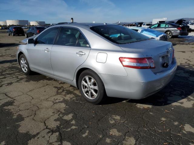 4T1BF3EK6BU153007 - 2011 TOYOTA CAMRY BASE SILVER photo 2